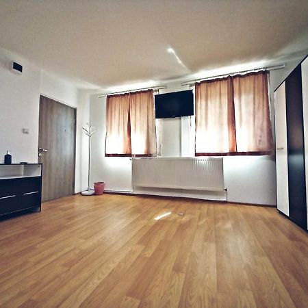 Camere In Regim Hotelier Brasov Bagian luar foto